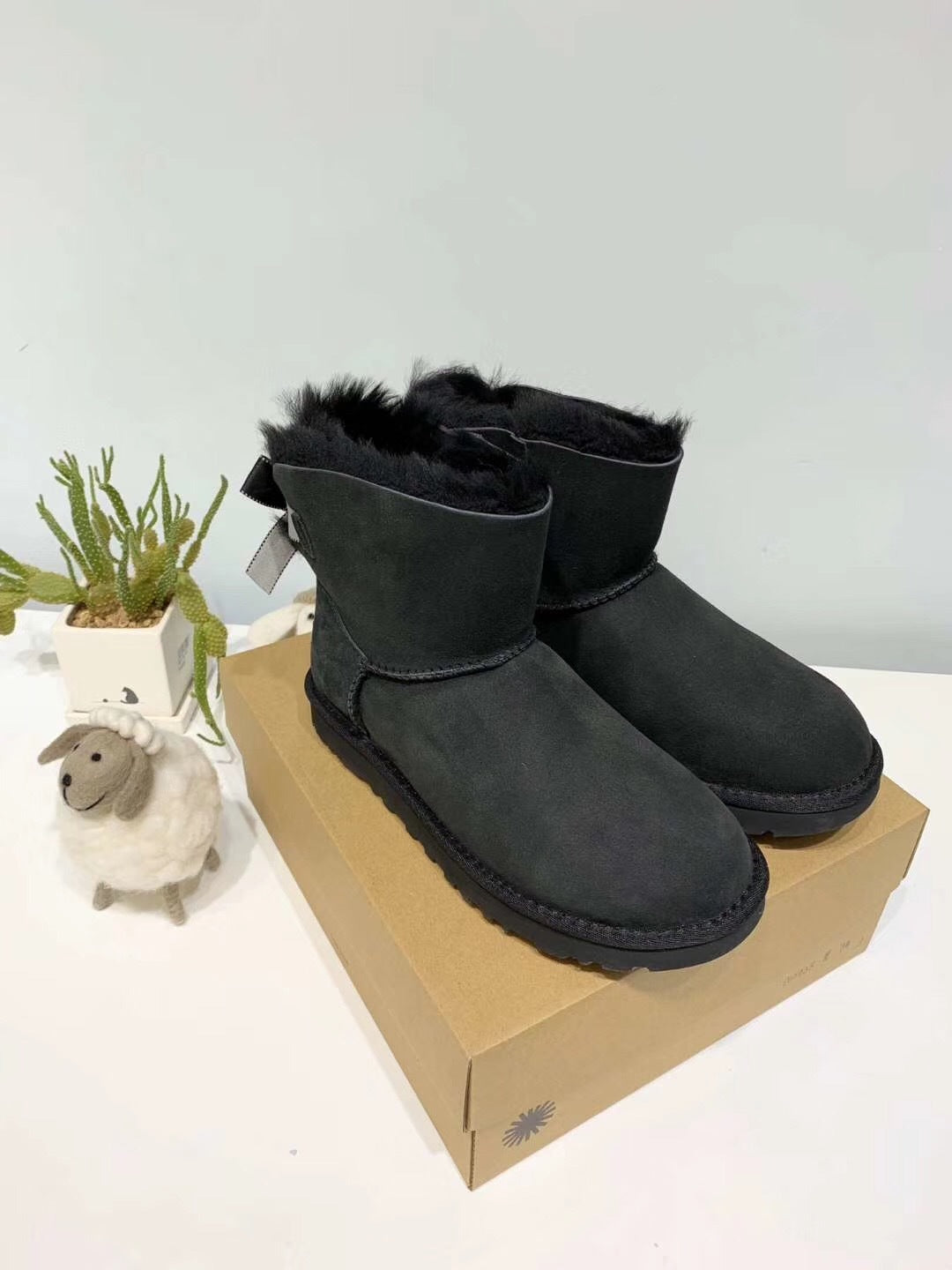 Black Bow-Detail Winter Shoes with Subtle Shimmer | 2938