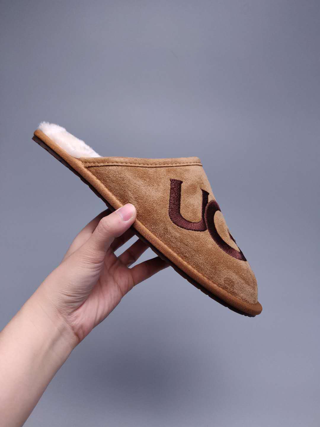 Chestnut Big G Indoor Slippers | 2593