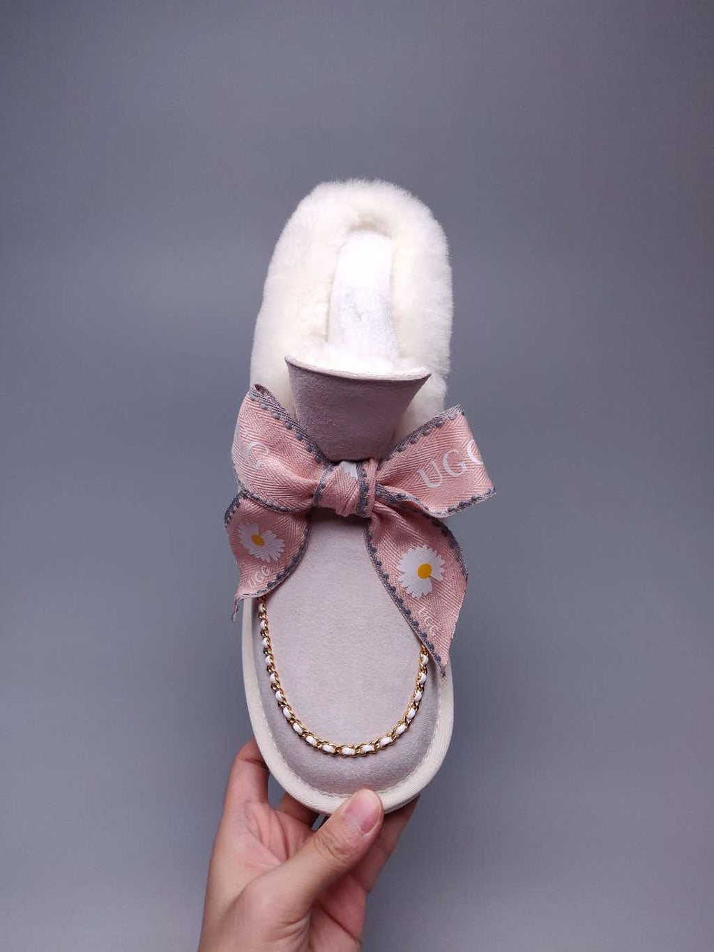 Milkshake White Daisy-Detail Shoes with Chain and Ribbon | 7888