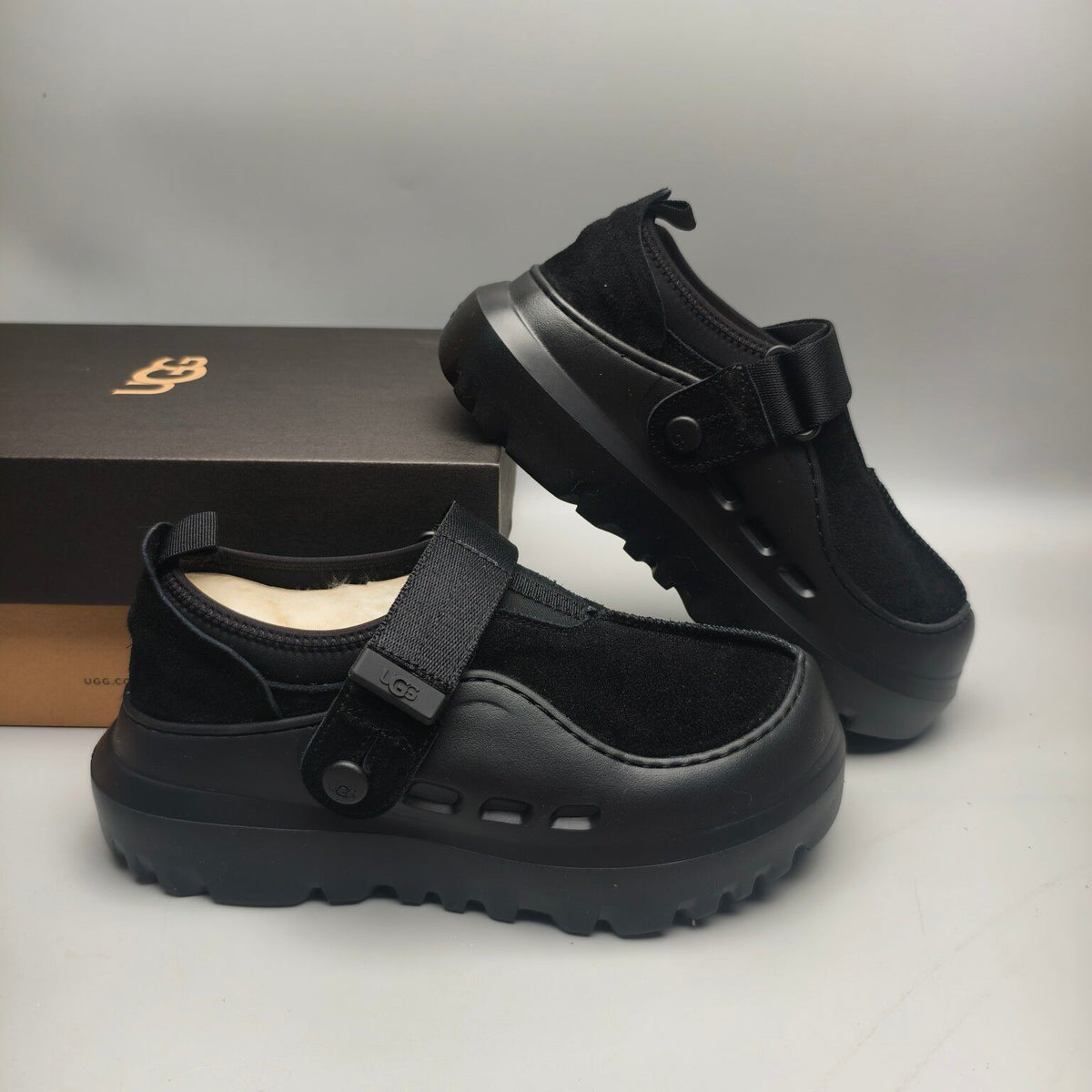 Black Unisex Slip-On Casual Shoes | 7550