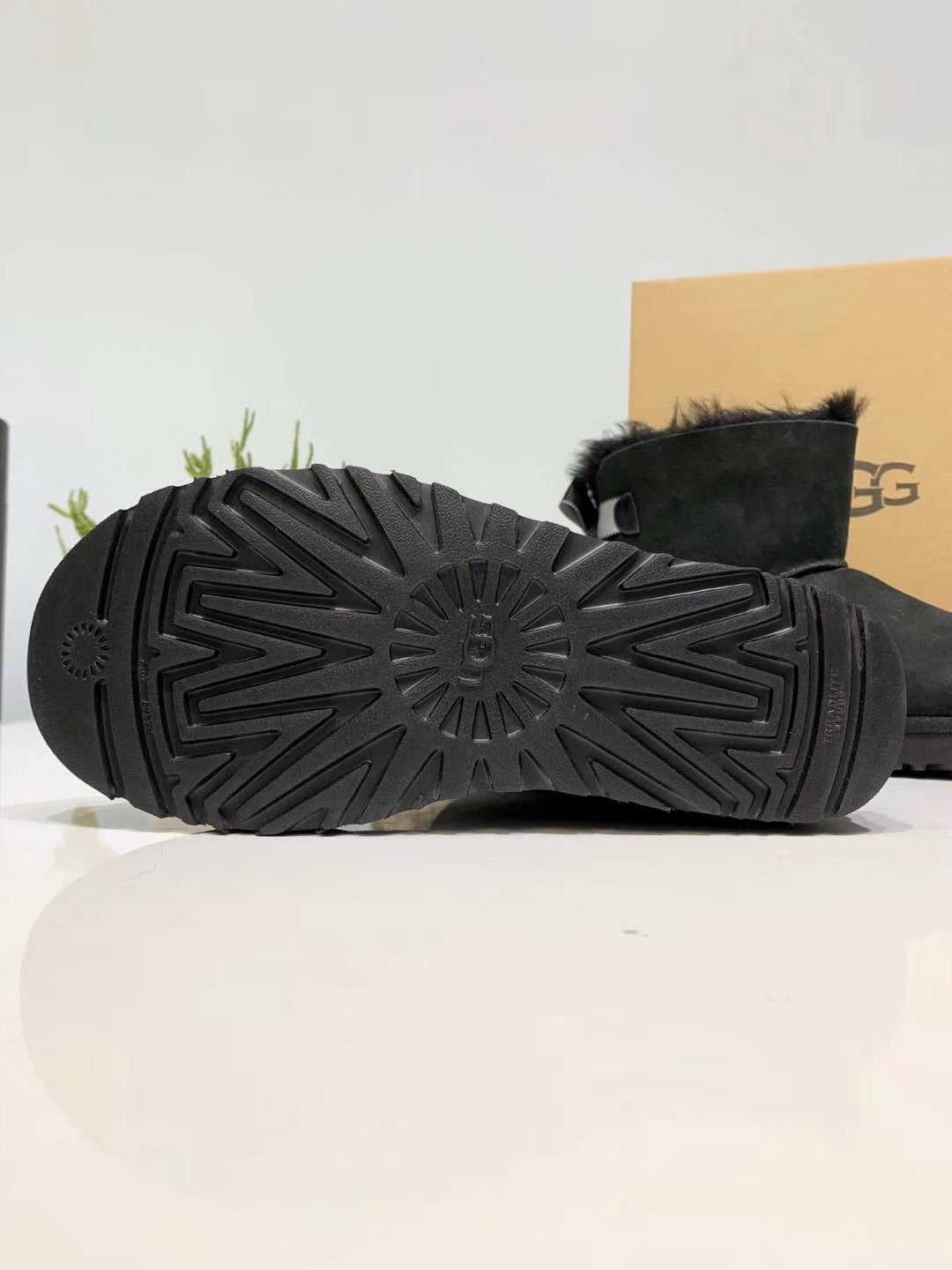 Black Bow-Detail Winter Shoes with Subtle Shimmer | 2938