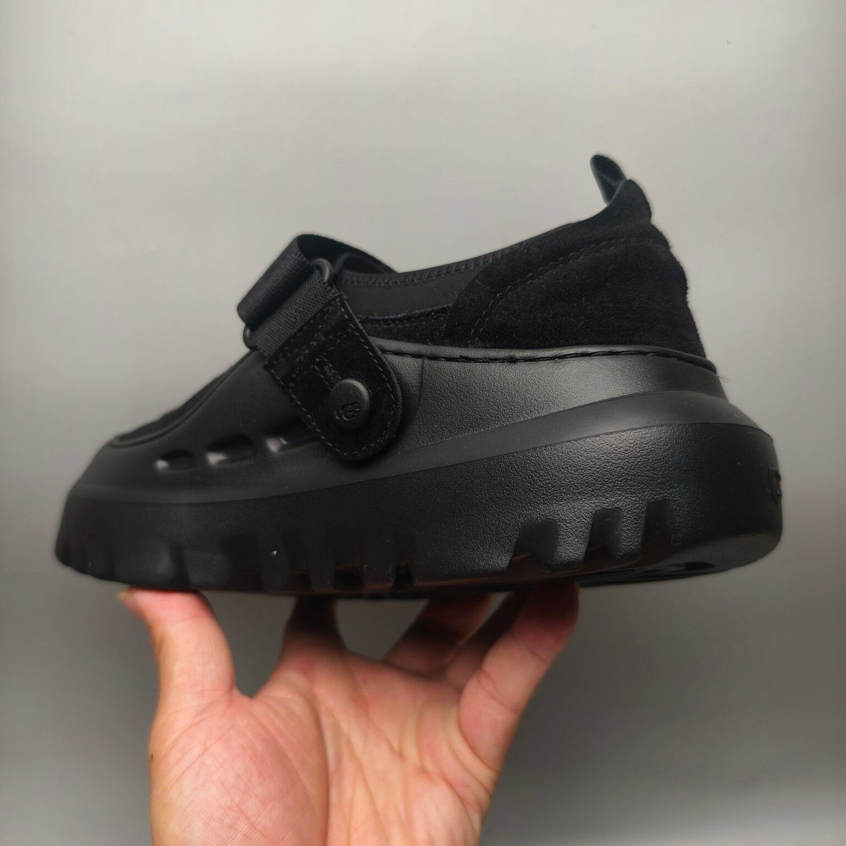 Black Unisex Slip-On Casual Shoes | 7550