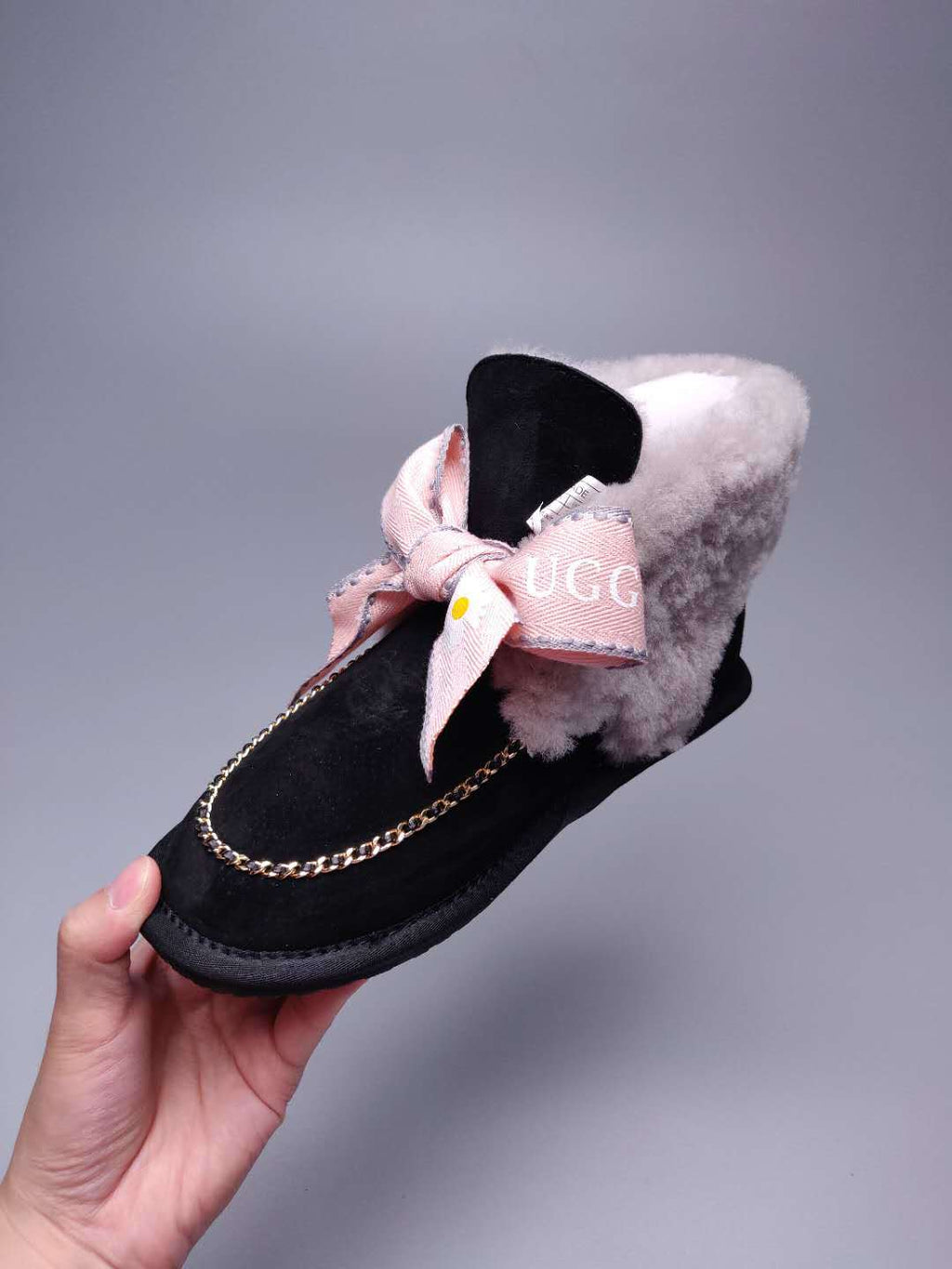 Black Daisy-Detail Shoes with Chain and Ribbon | 7888