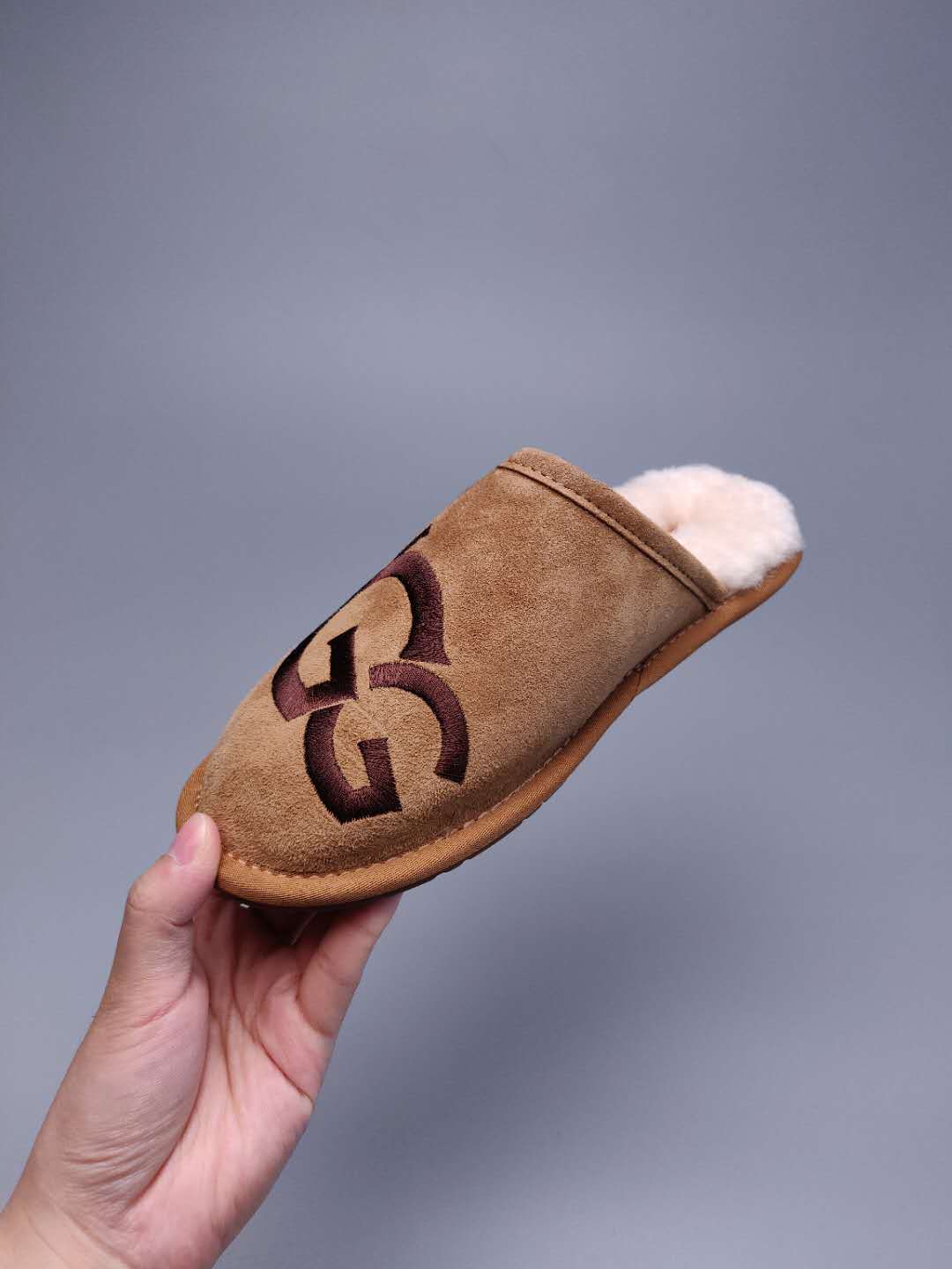 Chestnut Big G Indoor Slippers | 2593