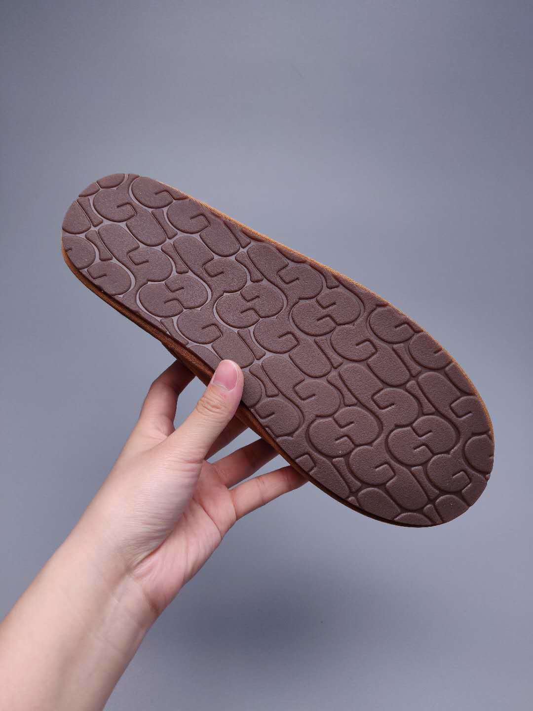 Chestnut Big G Indoor Slippers | 2593