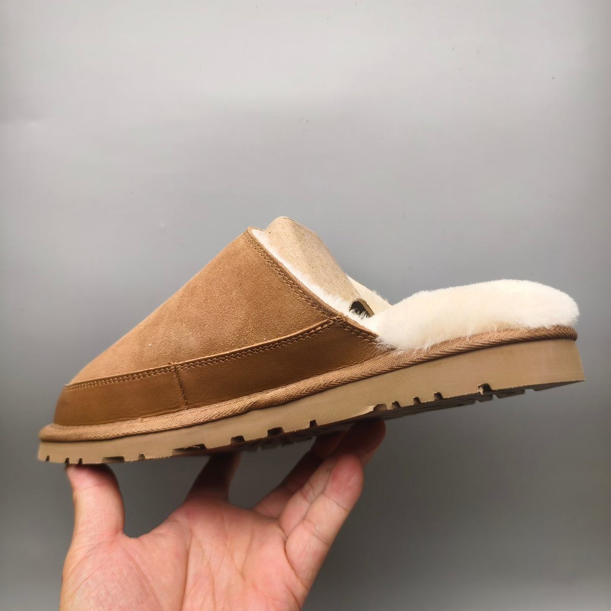 Chestnut Men's Ultra-Light Fluffy Casual Slippers | 4585