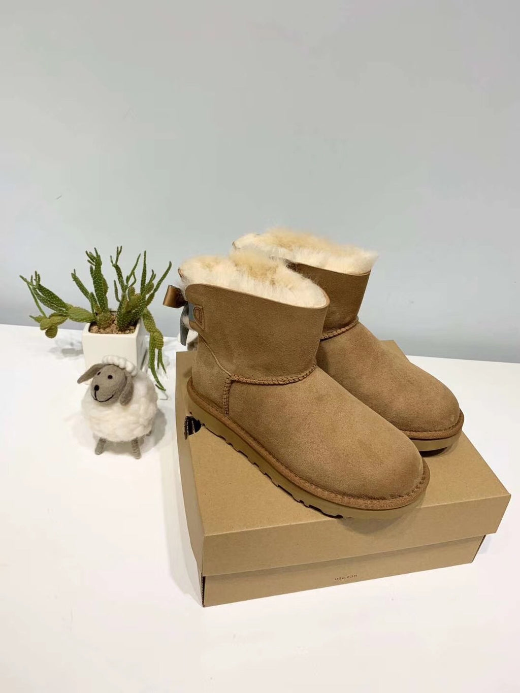 Chestnut Bow-Detail Winter Shoes with Subtle Shimmer | 2938