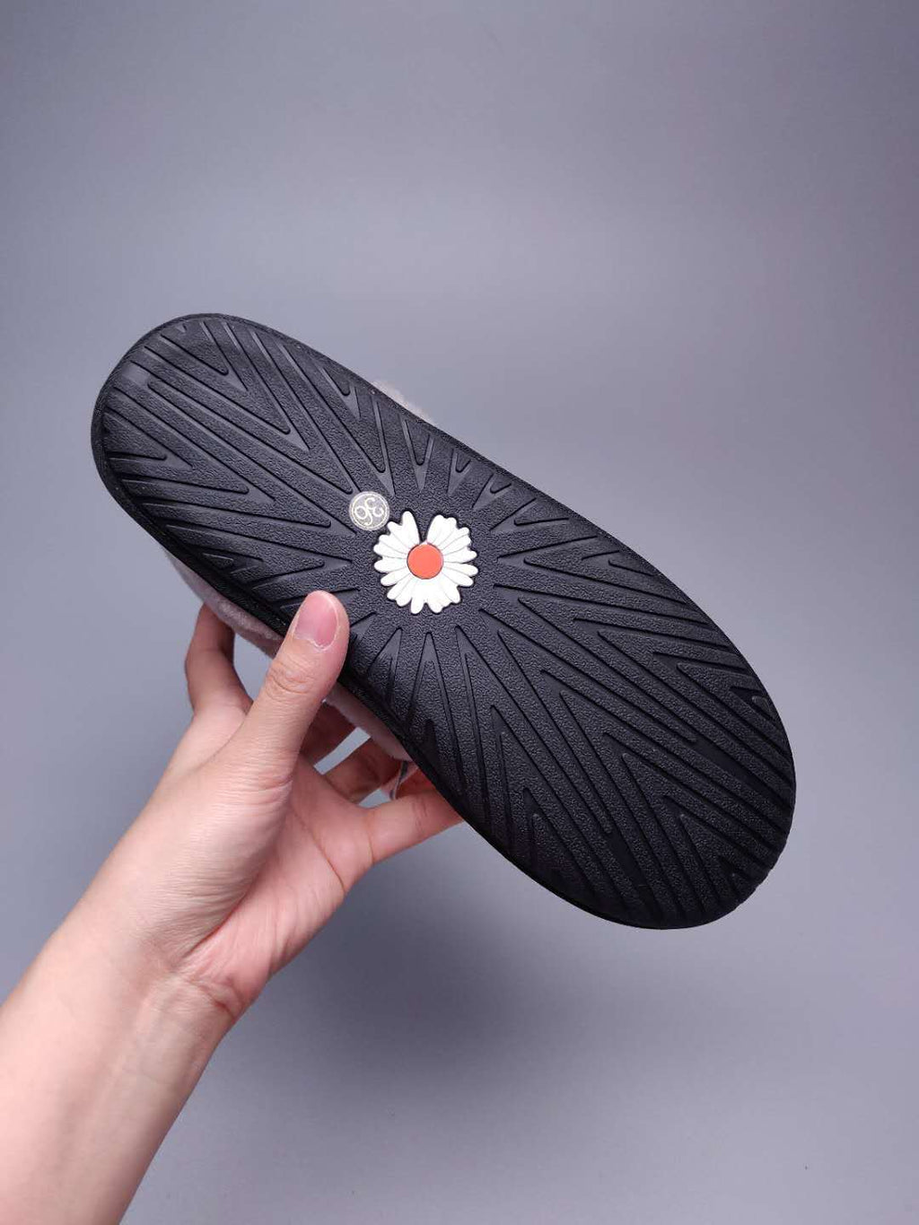 Black Daisy-Detail Shoes with Chain and Ribbon | 7888