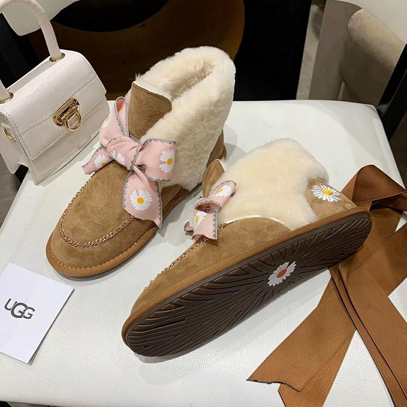Chestnut Daisy-Detail Shoes with Chain and Ribbon | 7888