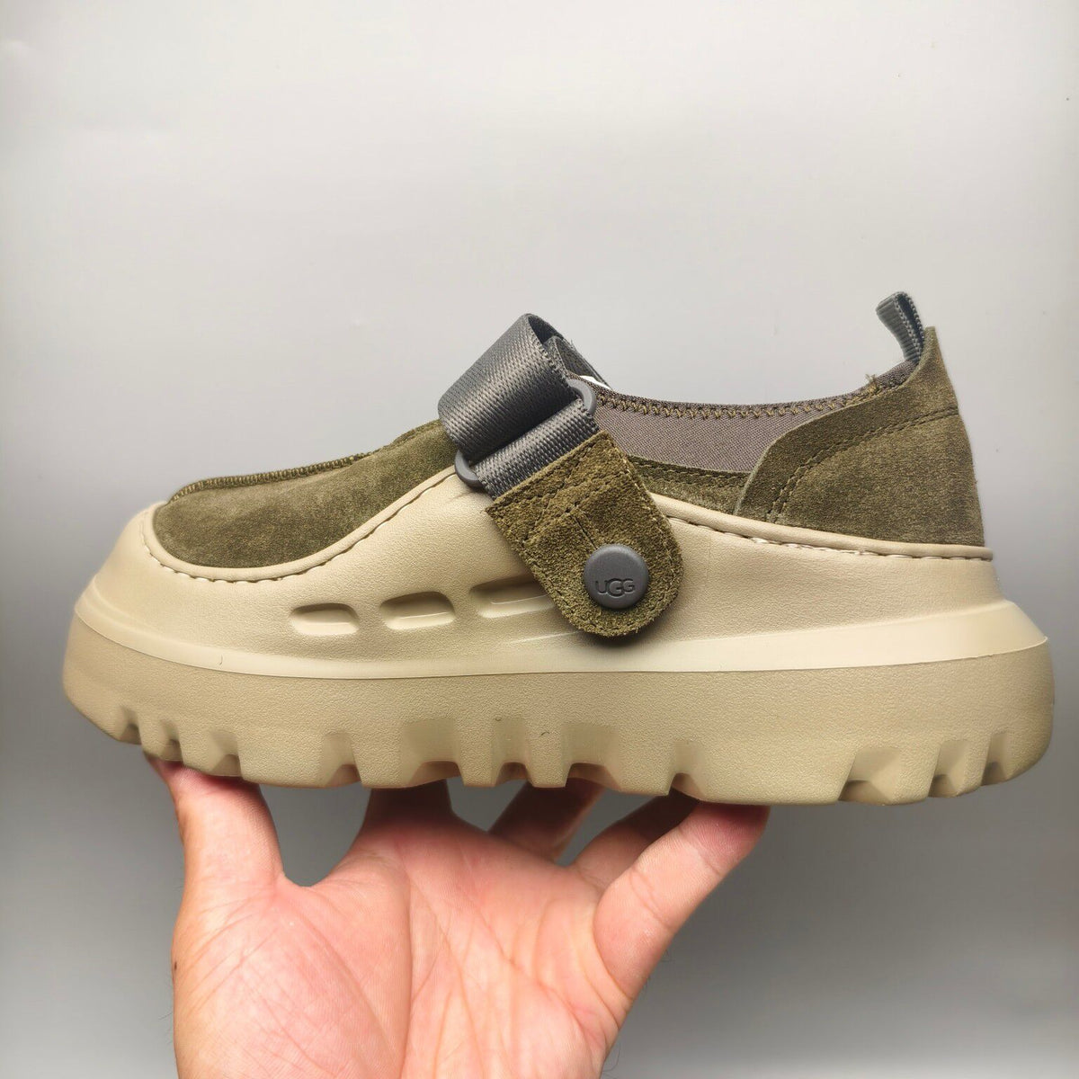 Green Unisex Slip-On Casual Shoes | 7550