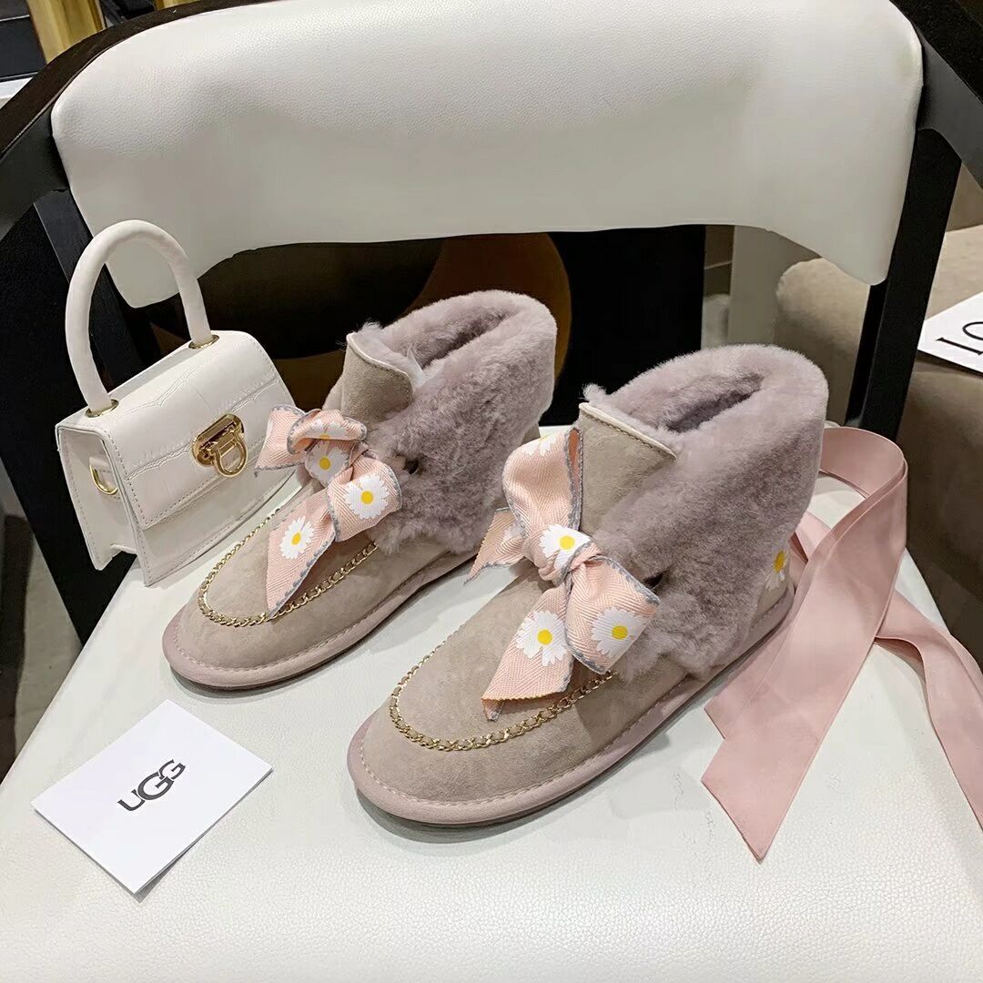 Dusk Pink Daisy-Detail Shoes with Chain and Ribbon | 7888