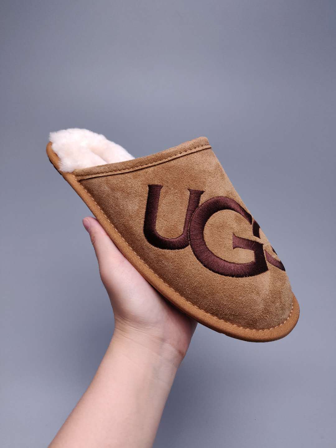 Chestnut Big G Indoor Slippers | 2593