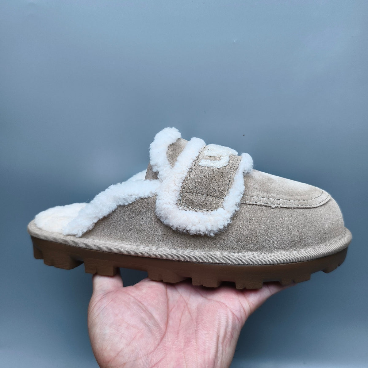 Sand Curly-Texture Logo Slippers | 1206