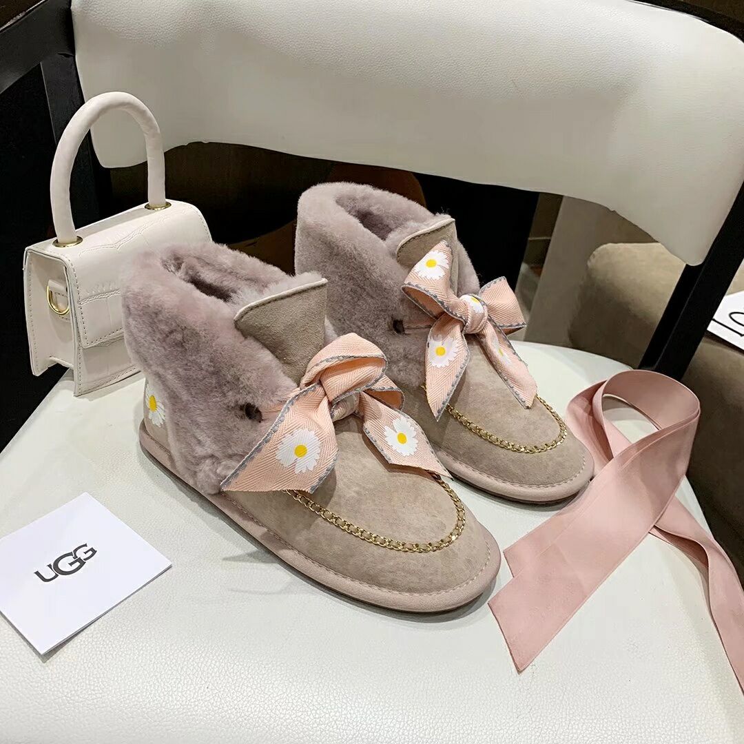 Dusk Pink Daisy-Detail Shoes with Chain and Ribbon | 7888