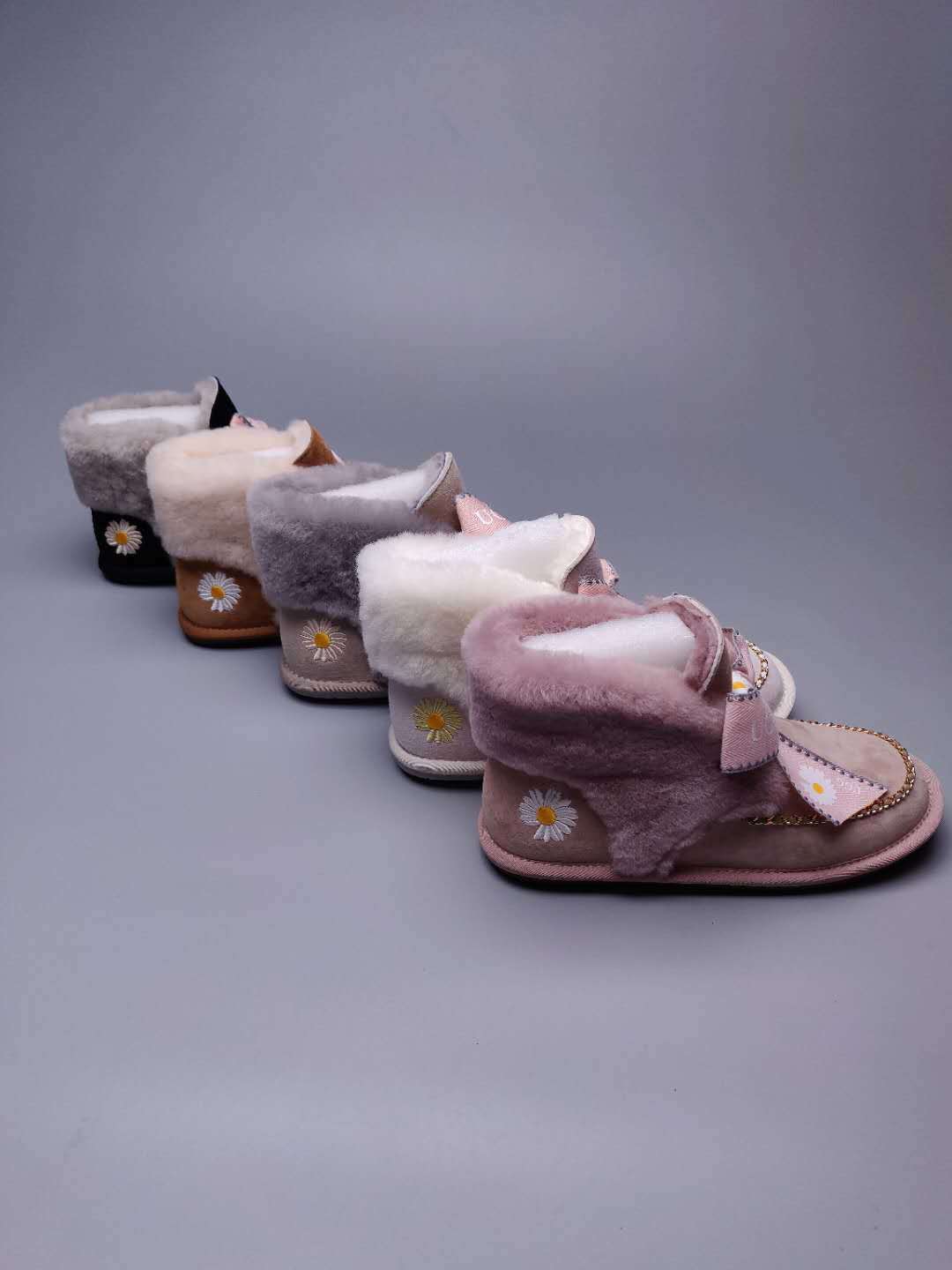 Dusk Pink Daisy-Detail Shoes with Chain and Ribbon | 7888